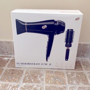 T3 Featherweight Luxe 2i Professional Hair Dryer